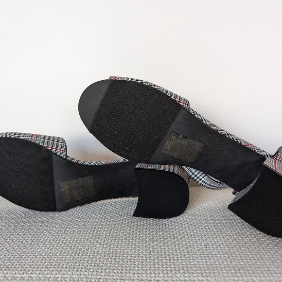 Qupid Heeled black and white Sandal, Size 8 - Picture 3 of 6